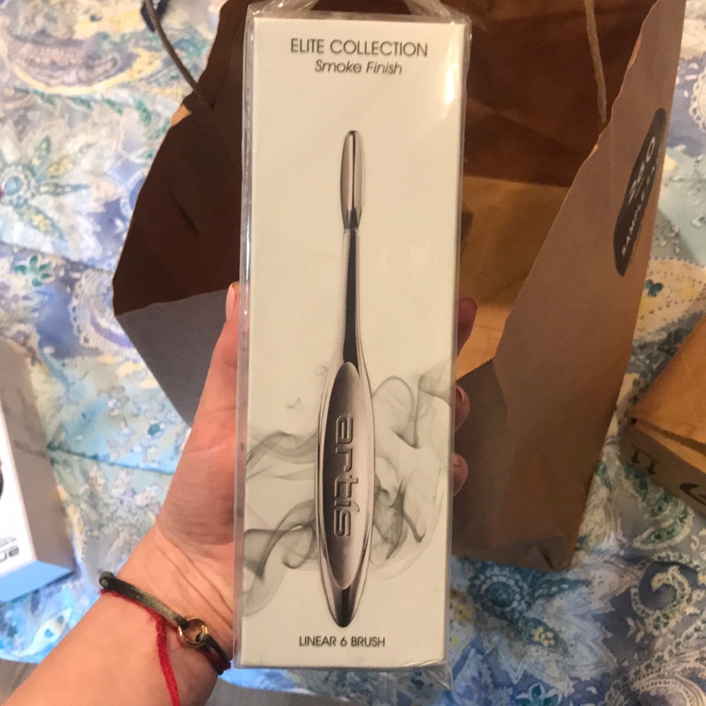 Artis elite linear 6 brush BNWT